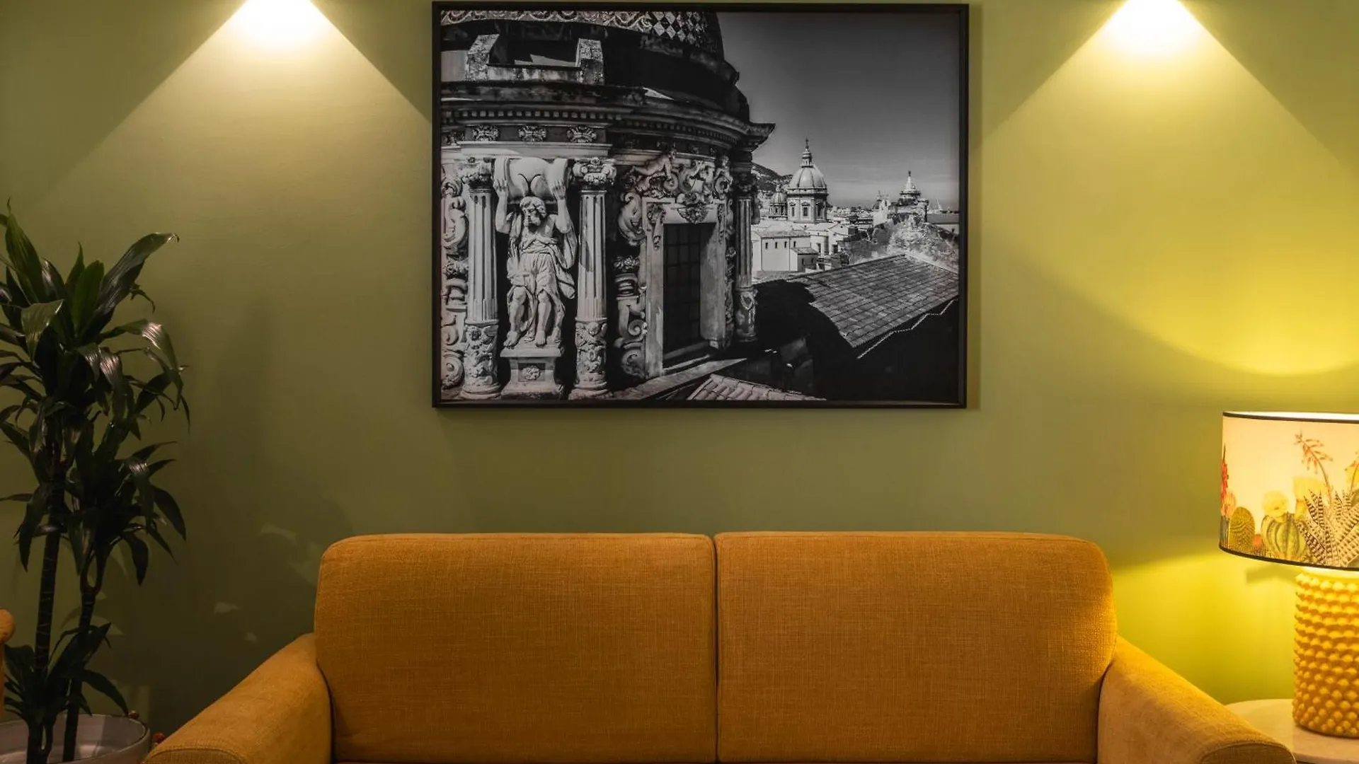 Royal House Palermo Apartment 0*,  Italy